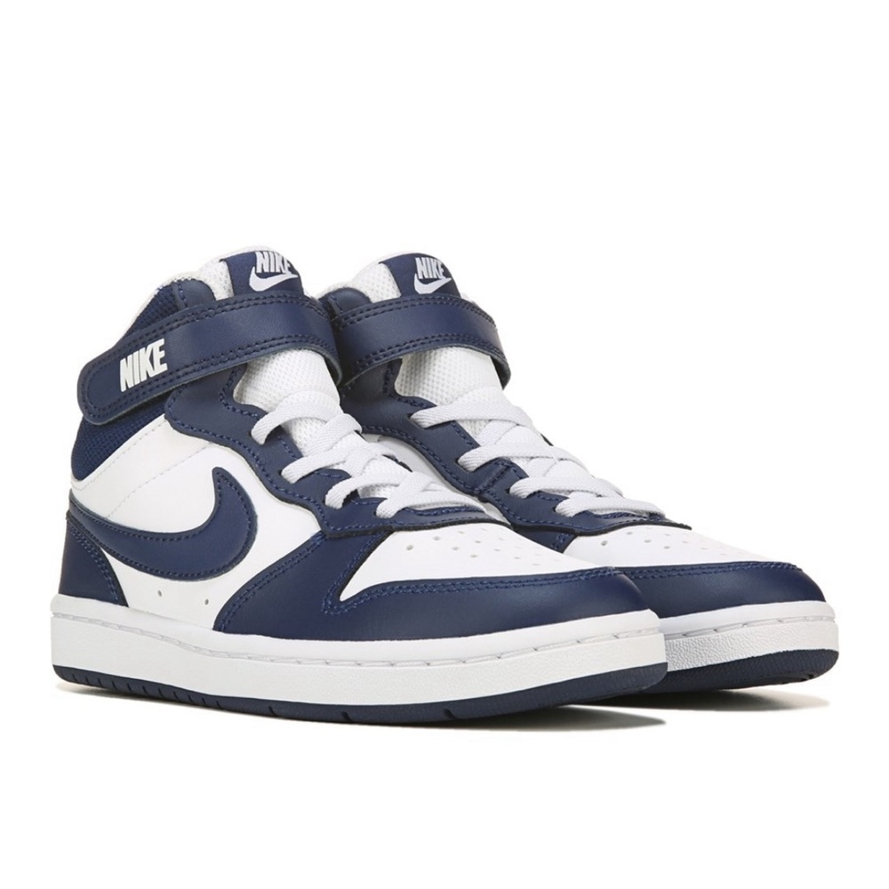 13.5C Nike high top shoe kids